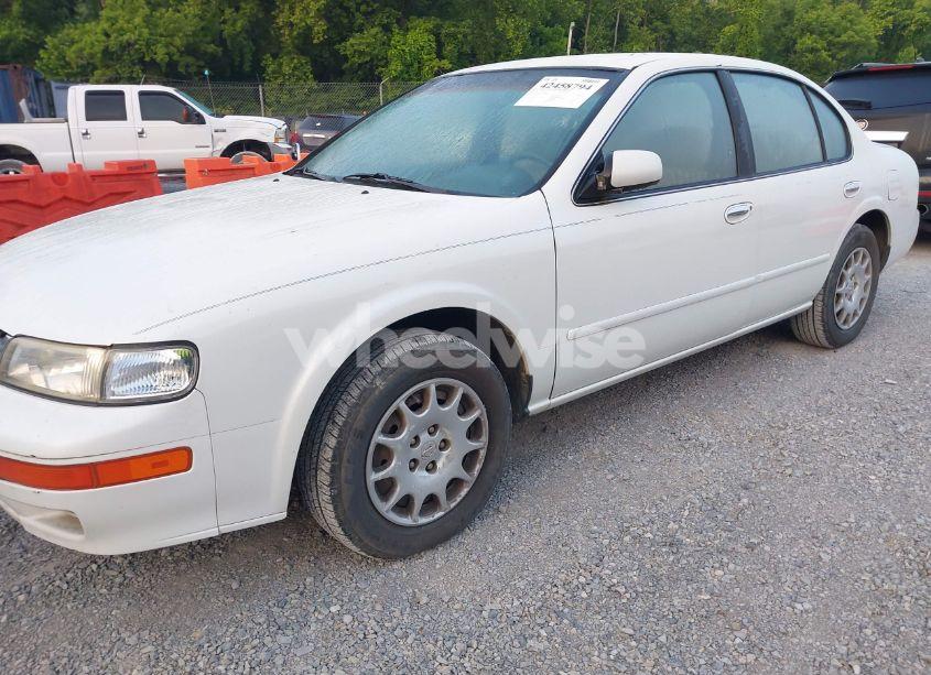 Photo 2 of 1999 Nissan Maxima GLE/GXE/SE/SE-L (VIN JN1CA21D3XT214595)