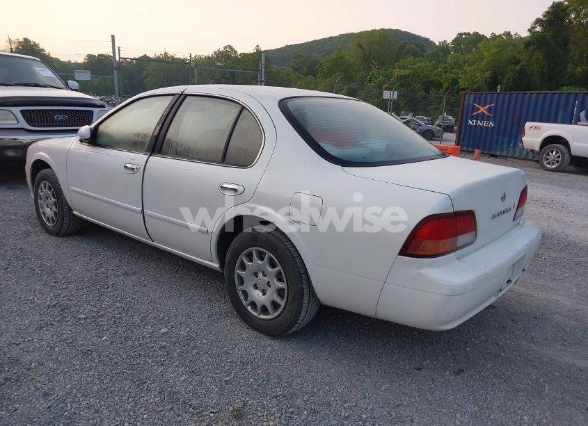 Photo 3 of 1999 Nissan Maxima GLE/GXE/SE/SE-L (VIN JN1CA21D3XT214595)