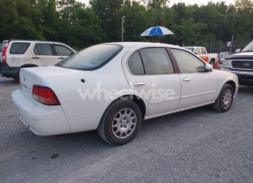 Photo 4 of 1999 Nissan Maxima GLE/GXE/SE/SE-L (VIN JN1CA21D3XT214595)