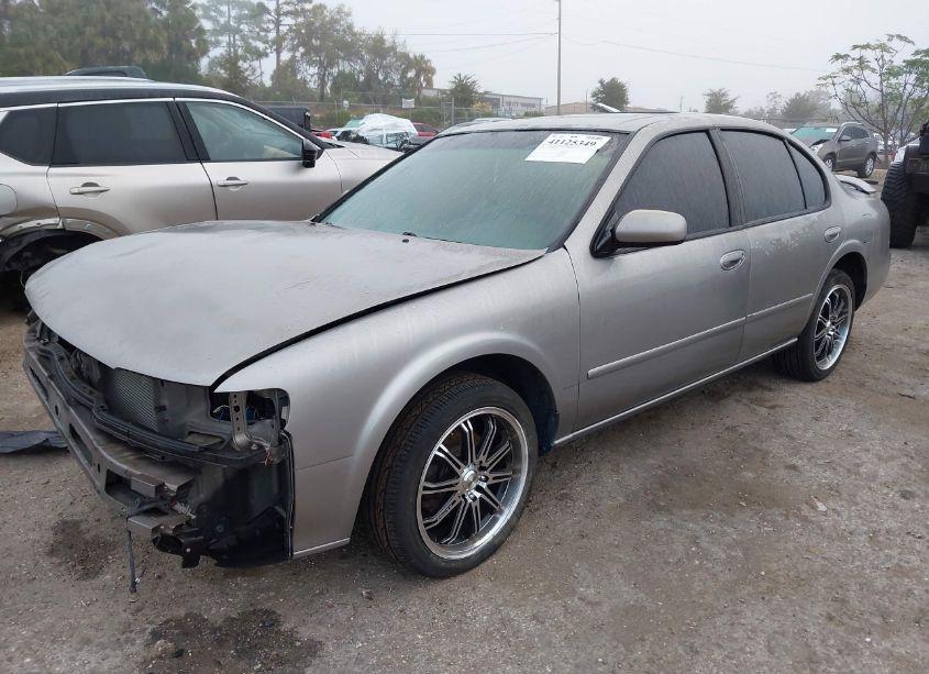 Photo 2 of 1999 Nissan Maxima GLE/GXE/SE/SE-L (VIN JN1CA21D3XT218713)