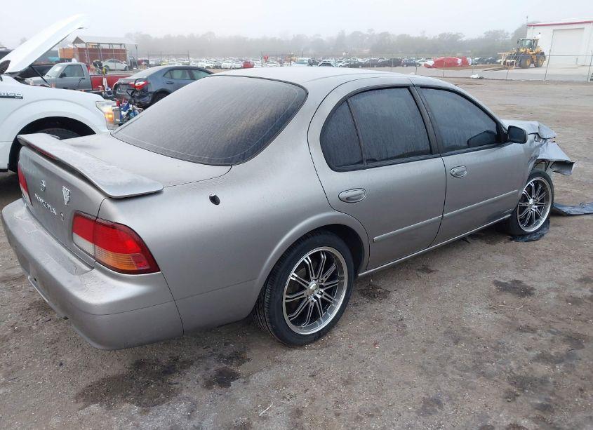 Photo 4 of 1999 Nissan Maxima GLE/GXE/SE/SE-L (VIN JN1CA21D3XT218713)