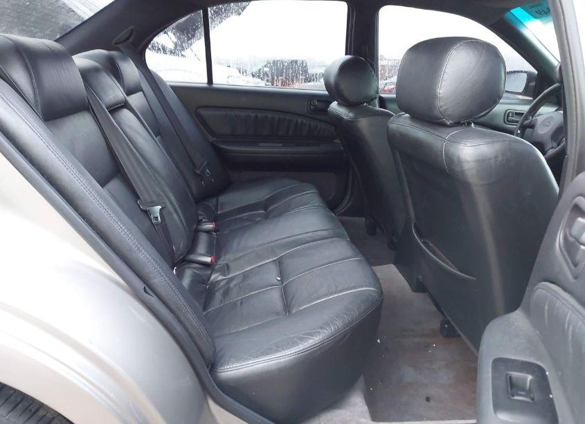 Photo 8 of 1999 Nissan Maxima GLE/GXE/SE/SE-L (VIN JN1CA21D3XT218713)