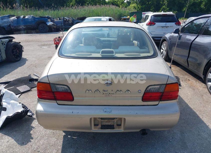 Photo 16 of 1996 Nissan Maxima GLE/GXE/SE (VIN JN1CA21D4TM409657)