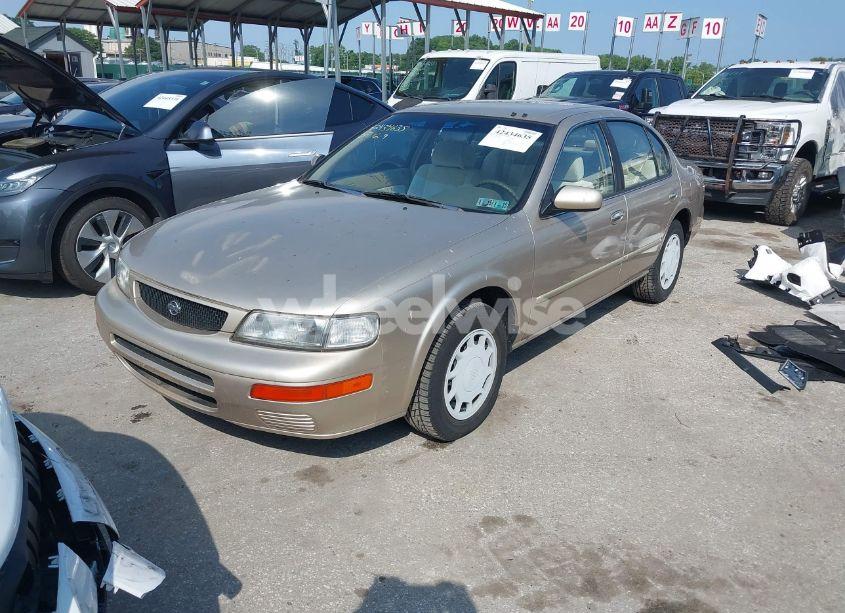 Photo 2 of 1996 Nissan Maxima GLE/GXE/SE (VIN JN1CA21D4TM409657)