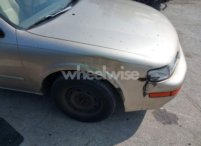 Photo 6 of 1996 Nissan Maxima GLE/GXE/SE (VIN JN1CA21D4TM409657)