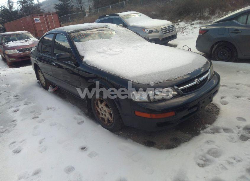 1997 Nissan Maxima GLE/GXE/SE (VIN JN1CA21D4VT211850) main photo