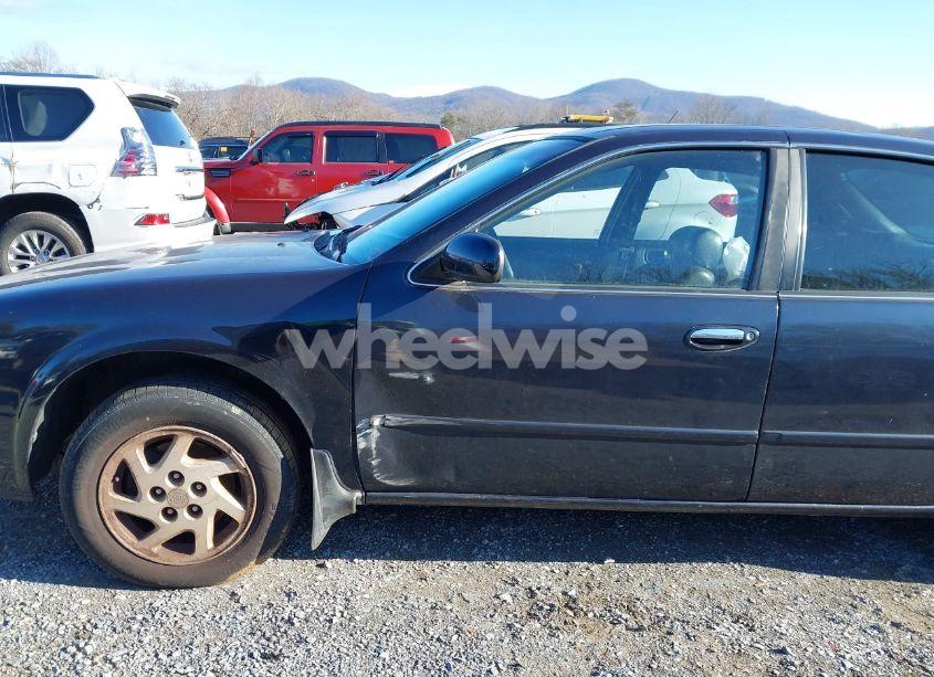 Photo 17 of 1997 Nissan Maxima GLE/GXE/SE (VIN JN1CA21D4VT211850)