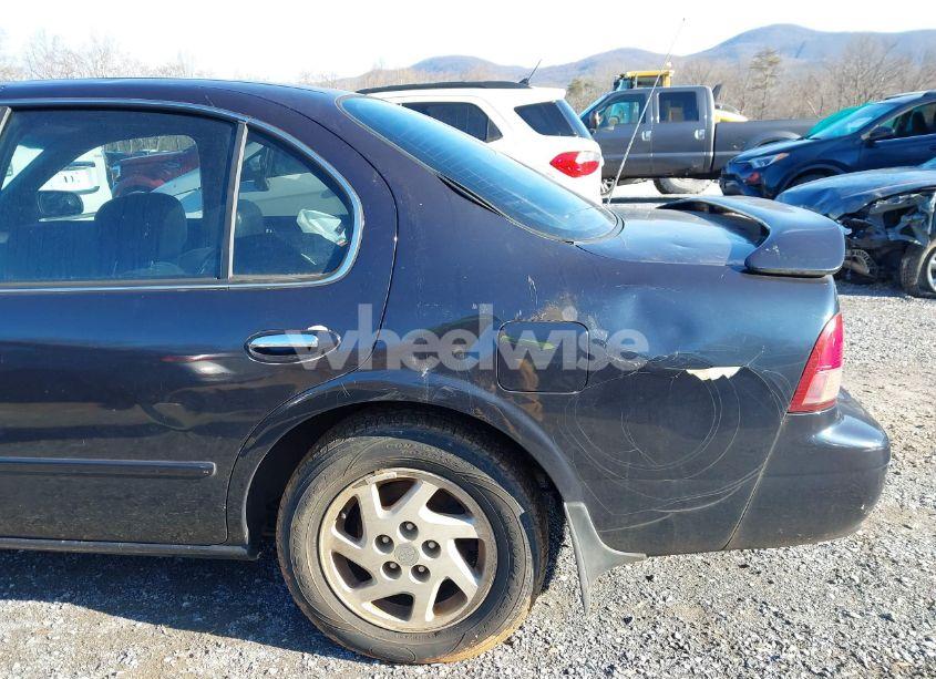 Photo 18 of 1997 Nissan Maxima GLE/GXE/SE (VIN JN1CA21D4VT211850)