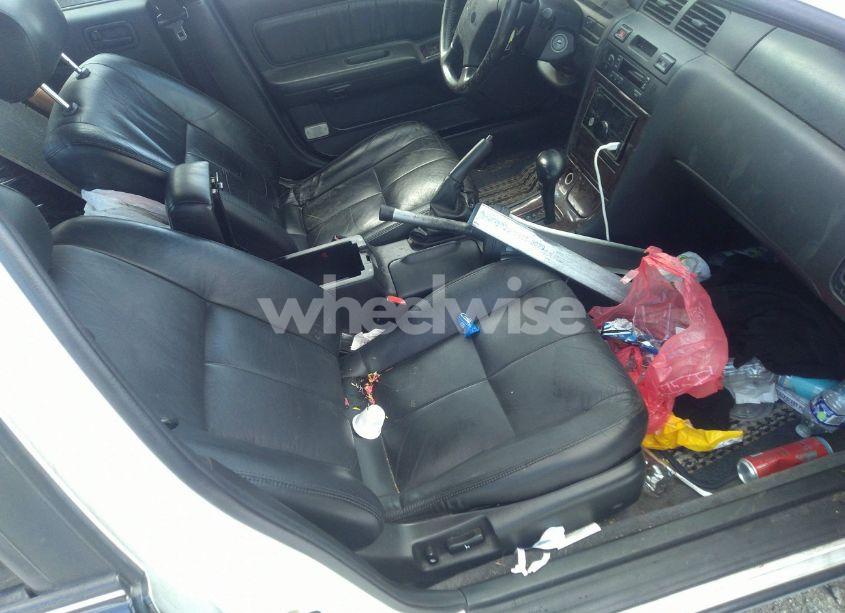 Photo 5 of 1997 Nissan Maxima GLE/GXE/SE (VIN JN1CA21D4VT211850)