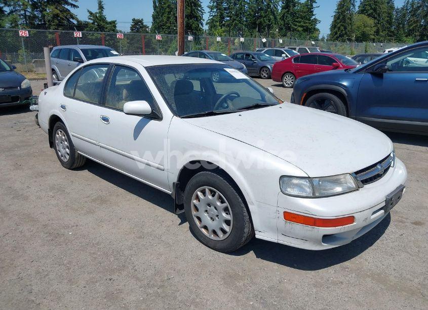 1997 Nissan Maxima GLE/GXE/SE (VIN JN1CA21D4VT819884) main photo