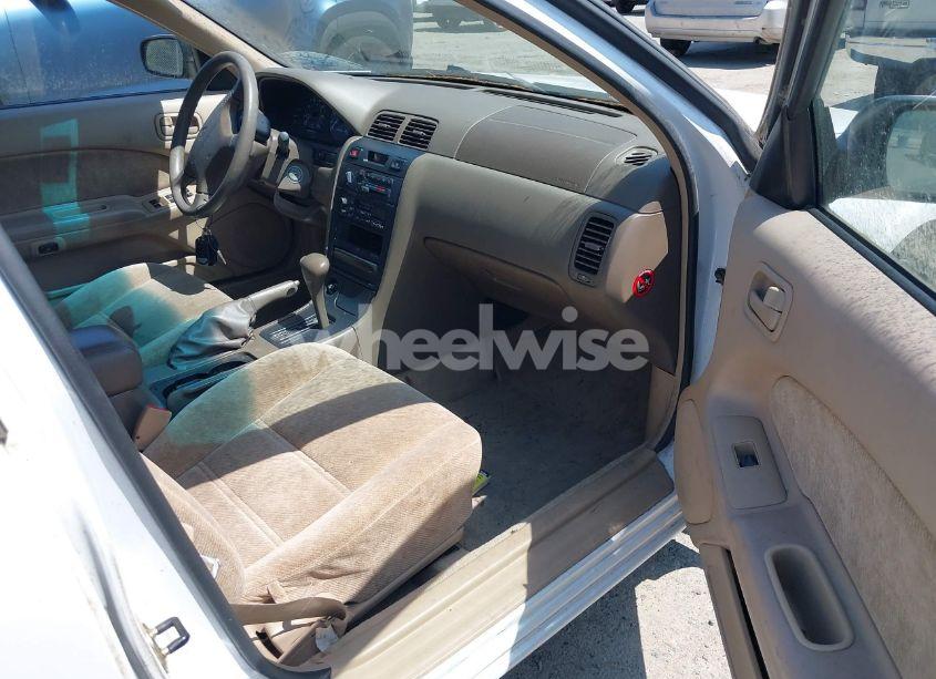 Photo 5 of 1997 Nissan Maxima GLE/GXE/SE (VIN JN1CA21D4VT819884)