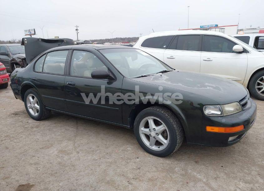 Photo 13 of 1998 Nissan Maxima GLE/GXE/SE (VIN JN1CA21D4WT605270)