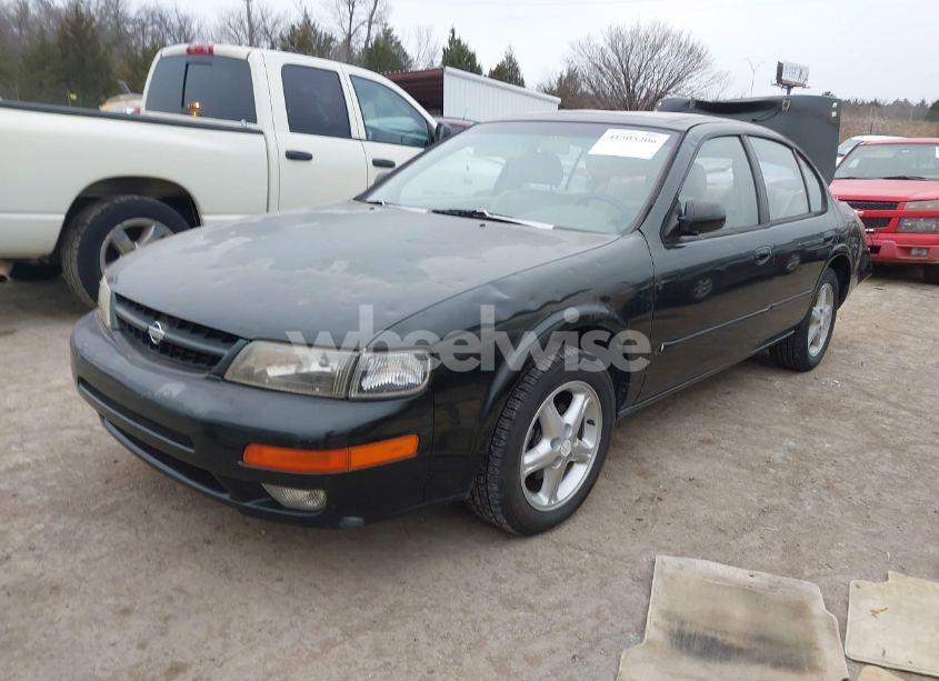 Photo 2 of 1998 Nissan Maxima GLE/GXE/SE (VIN JN1CA21D4WT605270)