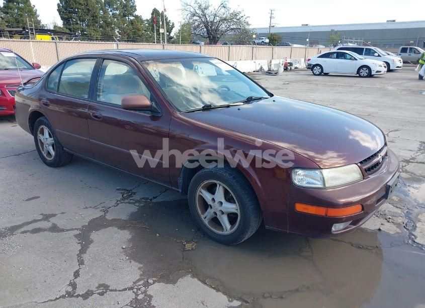 1999 Nissan Maxima GLE/GXE/SE/SE-L (VIN JN1CA21D4XT808080) main photo