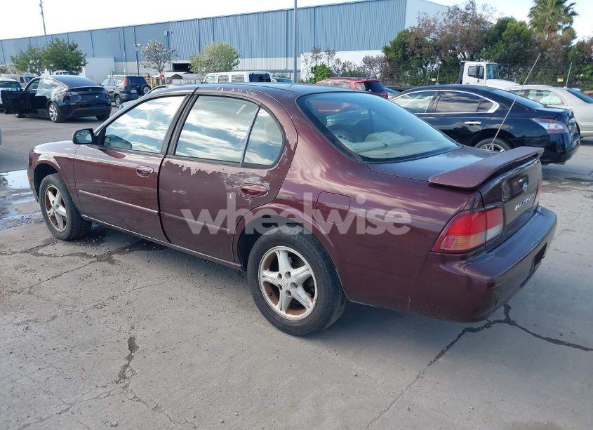 Photo 3 of 1999 Nissan Maxima GLE/GXE/SE/SE-L (VIN JN1CA21D4XT808080)