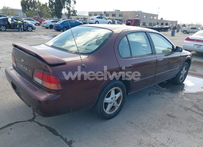 Photo 4 of 1999 Nissan Maxima GLE/GXE/SE/SE-L (VIN JN1CA21D4XT808080)