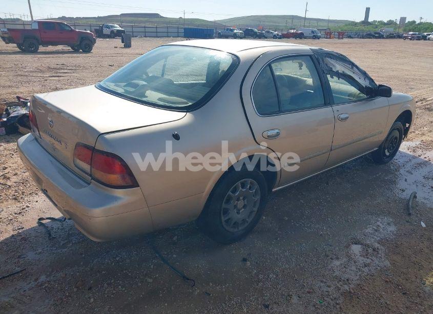 Photo 4 of 1997 Nissan Maxima GLE/GXE/SE (VIN JN1CA21D5VT847225)