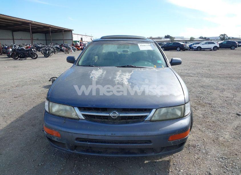 Photo 12 of 1999 Nissan Maxima GLE/GXE/SE/SE-L (VIN JN1CA21D5XM409267)