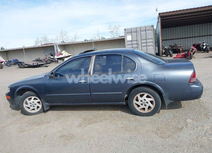 Photo 14 of 1999 Nissan Maxima GLE/GXE/SE/SE-L (VIN JN1CA21D5XM409267)