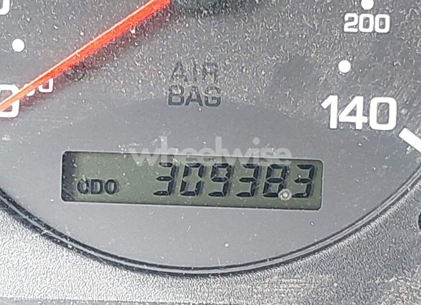 Photo 15 of 1999 Nissan Maxima GLE/GXE/SE/SE-L (VIN JN1CA21D5XM409267)