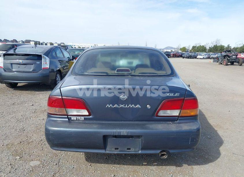 Photo 16 of 1999 Nissan Maxima GLE/GXE/SE/SE-L (VIN JN1CA21D5XM409267)