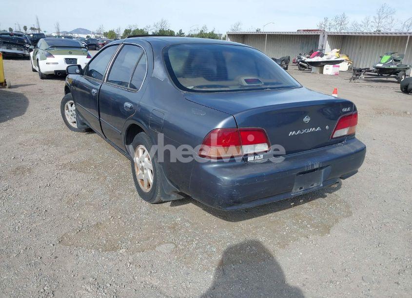 Photo 3 of 1999 Nissan Maxima GLE/GXE/SE/SE-L (VIN JN1CA21D5XM409267)