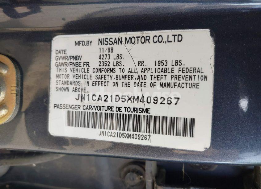 Photo 9 of 1999 Nissan Maxima GLE/GXE/SE/SE-L (VIN JN1CA21D5XM409267)