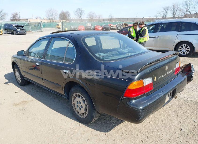 Photo 3 of 1996 Nissan Maxima GLE/GXE/SE (VIN JN1CA21D6TT702370)