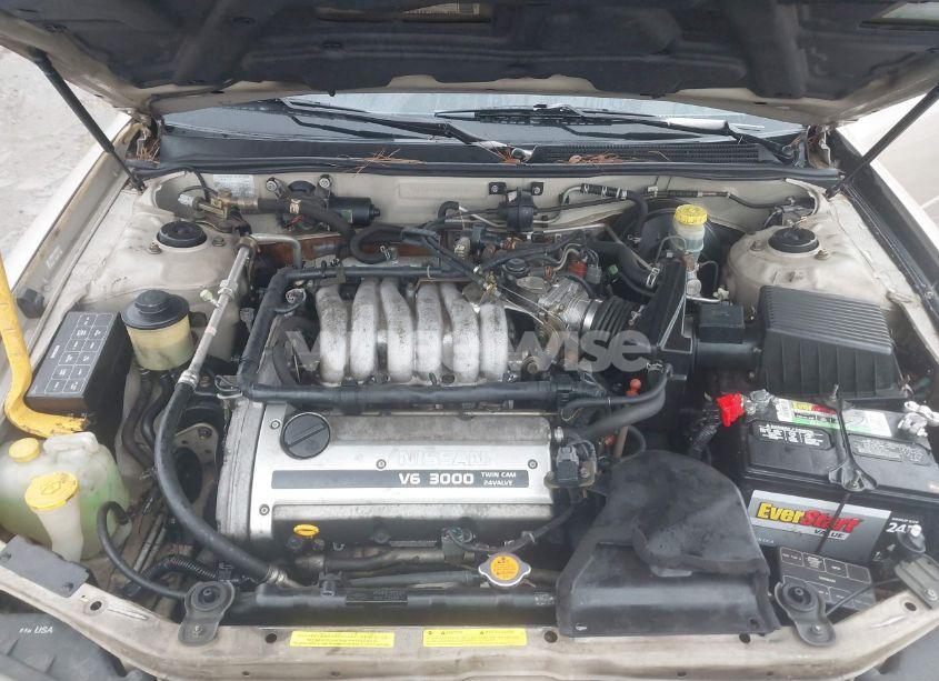 Photo 10 of 1998 Nissan Maxima GLE/GXE/SE (VIN JN1CA21D6WM923286)