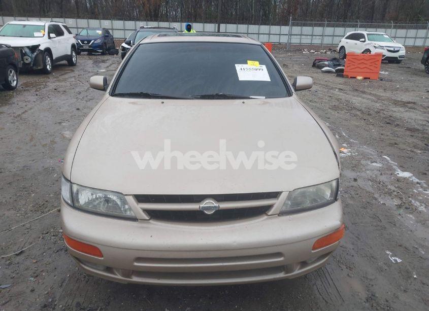 Photo 12 of 1998 Nissan Maxima GLE/GXE/SE (VIN JN1CA21D6WM923286)