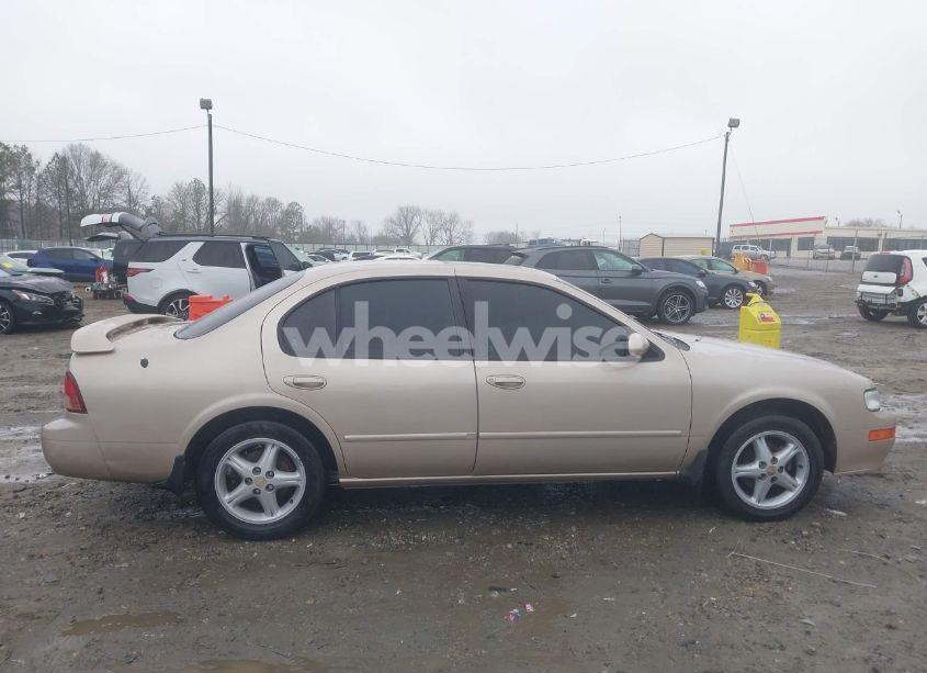 Photo 13 of 1998 Nissan Maxima GLE/GXE/SE (VIN JN1CA21D6WM923286)