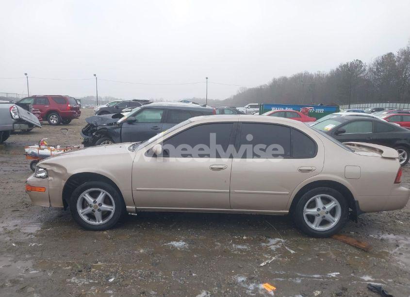Photo 14 of 1998 Nissan Maxima GLE/GXE/SE (VIN JN1CA21D6WM923286)