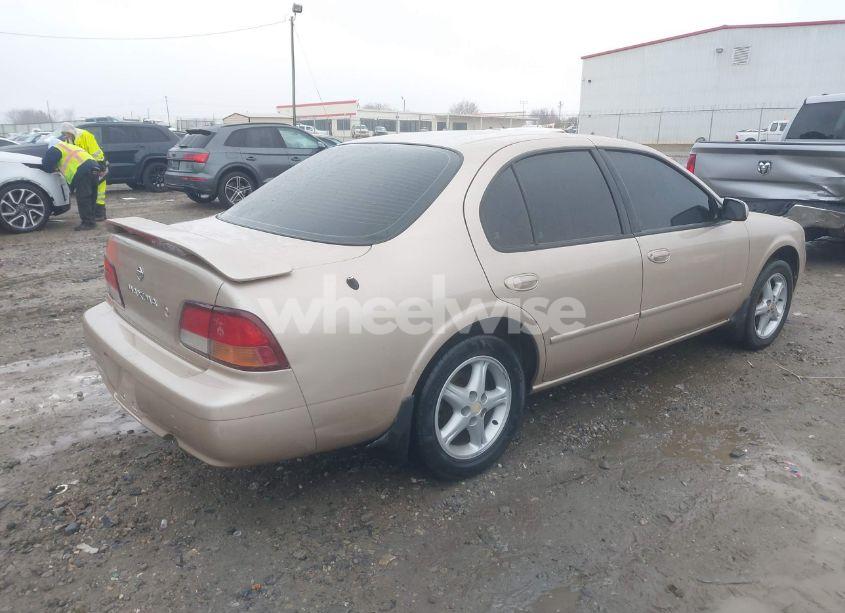 Photo 4 of 1998 Nissan Maxima GLE/GXE/SE (VIN JN1CA21D6WM923286)