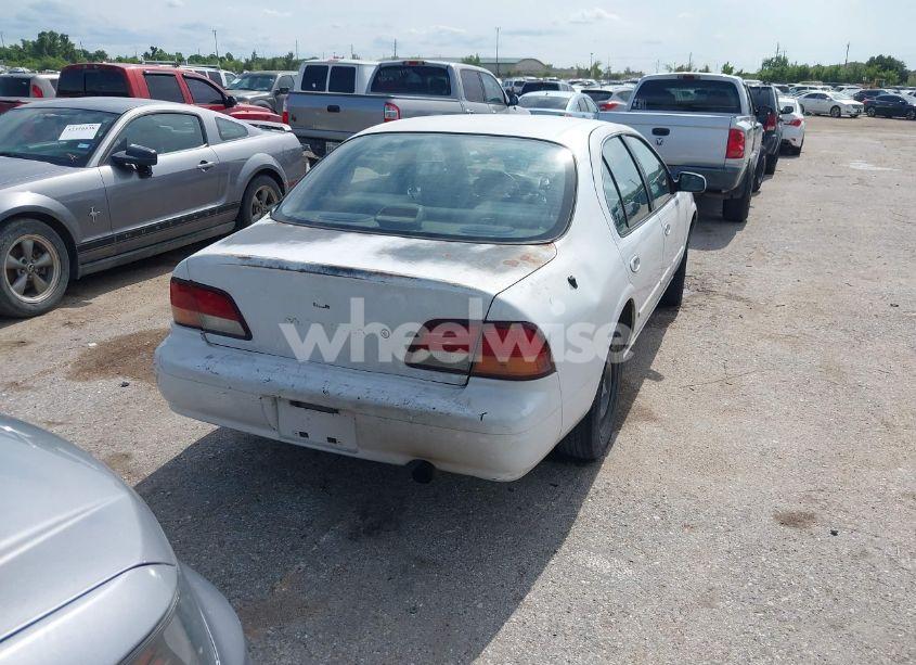 Photo 4 of 1998 Nissan Maxima GLE/GXE/SE (VIN JN1CA21D6WT501458)