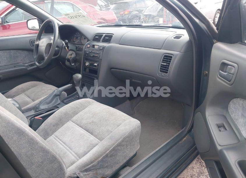 Photo 5 of 1998 Nissan Maxima GLE/GXE/SE (VIN JN1CA21D6WT536436)