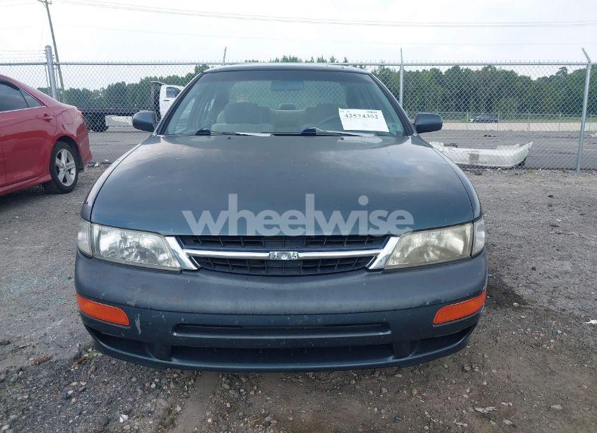 Photo 6 of 1998 Nissan Maxima GLE/GXE/SE (VIN JN1CA21D6WT536436)