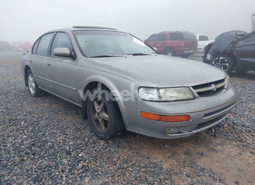 1999 Nissan Maxima GLE/GXE/SE/SE-L (VIN JN1CA21D6XT216129) main photo