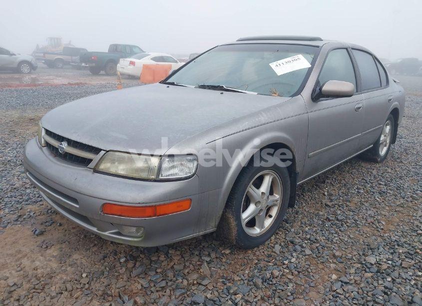 Photo 2 of 1999 Nissan Maxima GLE/GXE/SE/SE-L (VIN JN1CA21D6XT216129)
