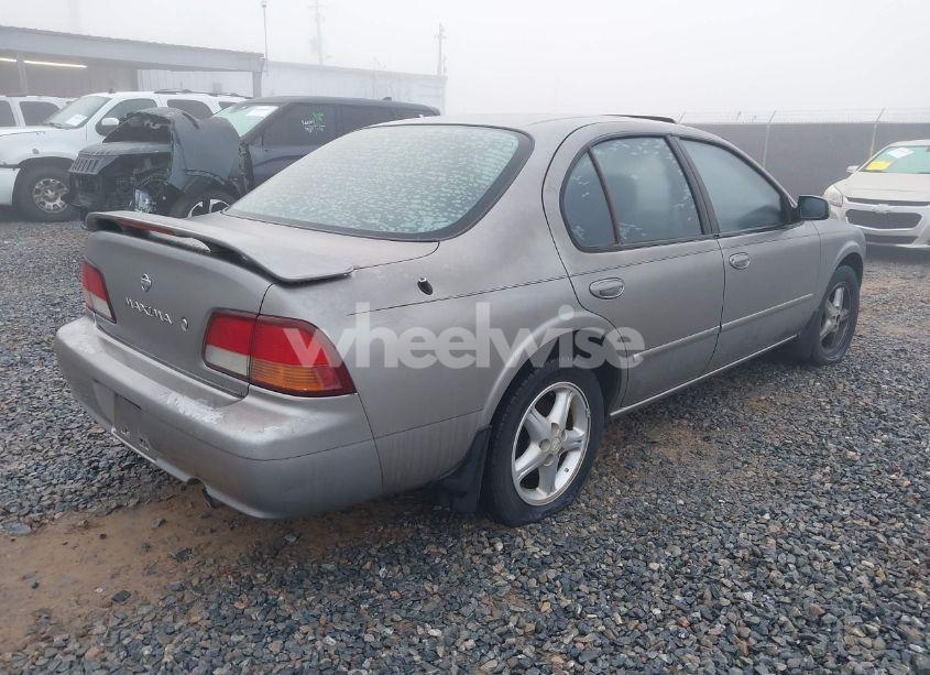 Photo 4 of 1999 Nissan Maxima GLE/GXE/SE/SE-L (VIN JN1CA21D6XT216129)