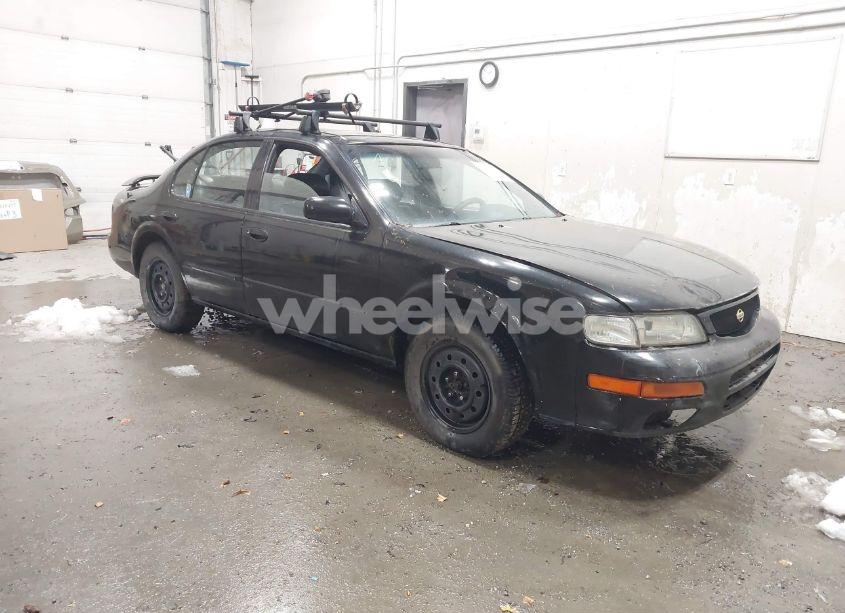 1995 Nissan Maxima GLE/GXE/SE (VIN JN1CA21D7ST071465) main photo