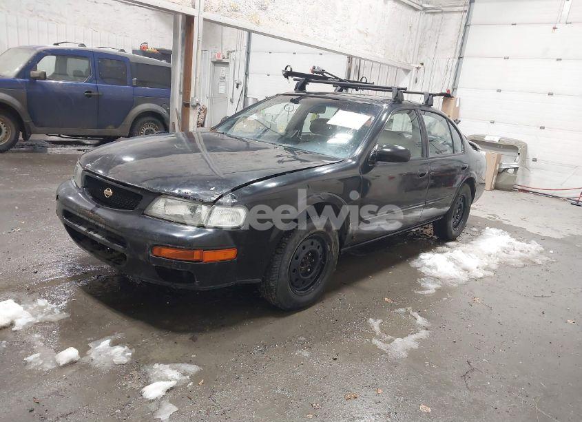 Photo 2 of 1995 Nissan Maxima GLE/GXE/SE (VIN JN1CA21D7ST071465)