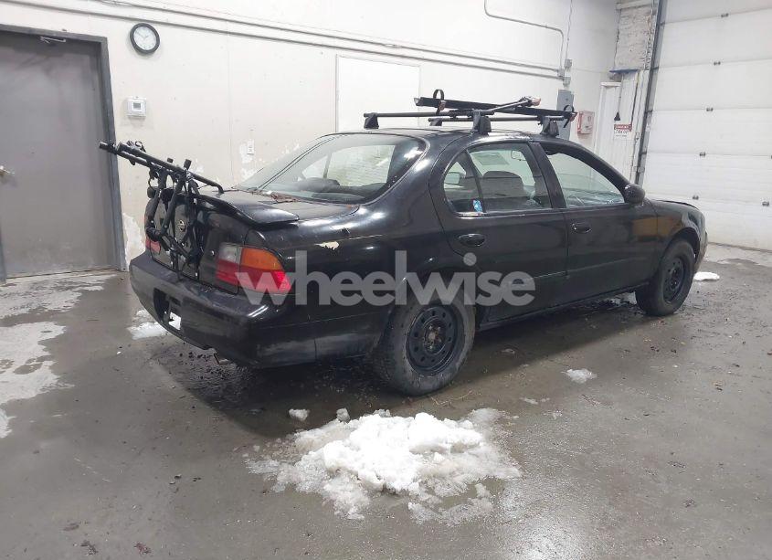 Photo 4 of 1995 Nissan Maxima GLE/GXE/SE (VIN JN1CA21D7ST071465)