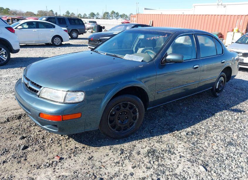 Photo 2 of 1998 Nissan Maxima GLE/GXE/SE (VIN JN1CA21D7WT532797)