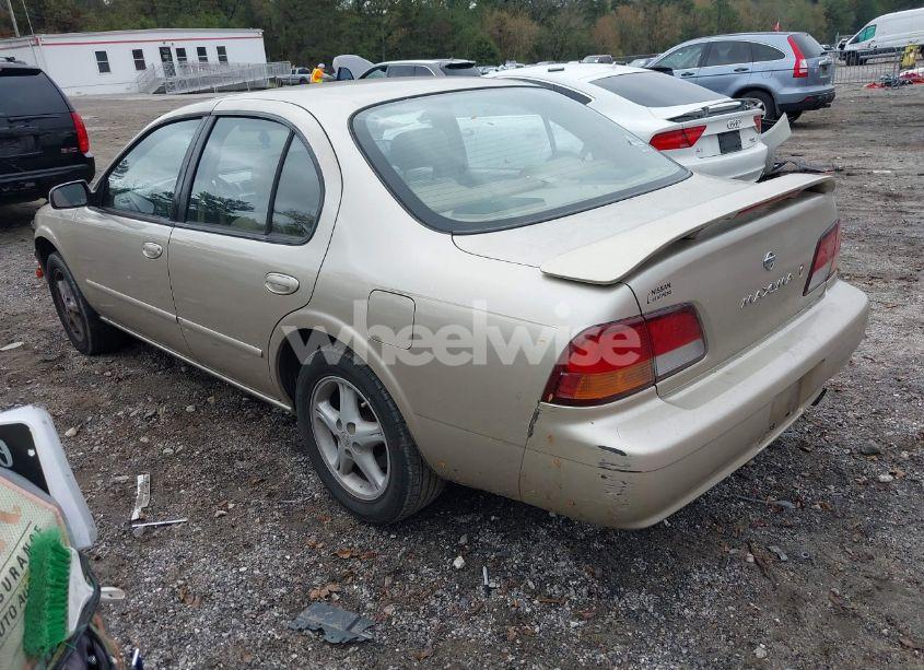 Photo 3 of 1999 Nissan Maxima GLE/GXE/SE/SE-L (VIN JN1CA21D7XM407441)