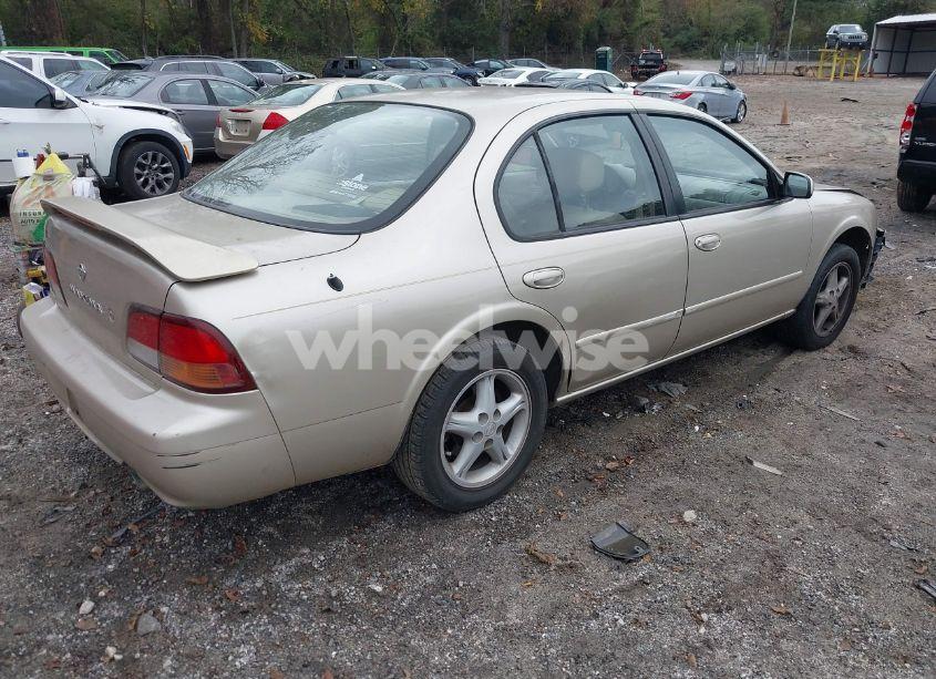 Photo 4 of 1999 Nissan Maxima GLE/GXE/SE/SE-L (VIN JN1CA21D7XM407441)