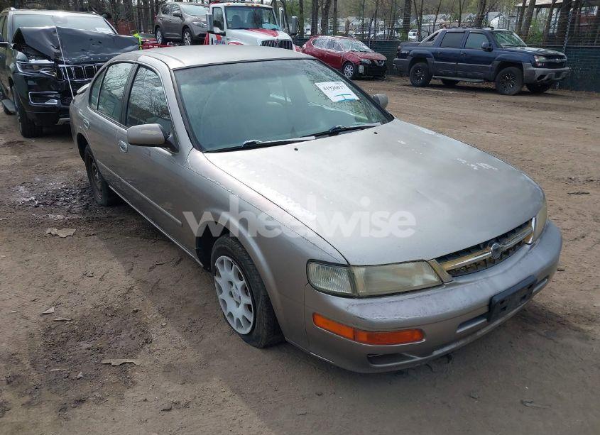 1999 Nissan Maxima GLE/GXE/SE/SE-L (VIN JN1CA21D7XT207262) main photo