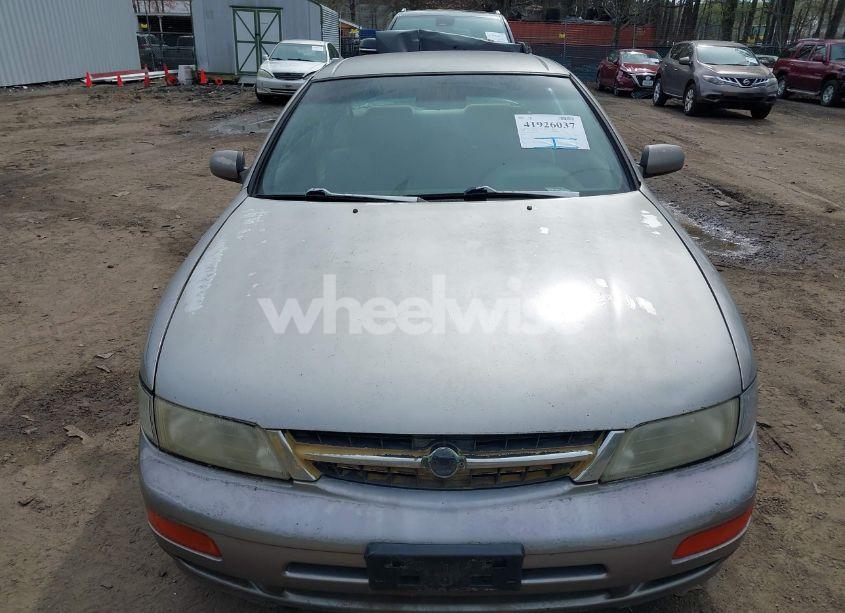 Photo 6 of 1999 Nissan Maxima GLE/GXE/SE/SE-L (VIN JN1CA21D7XT207262)