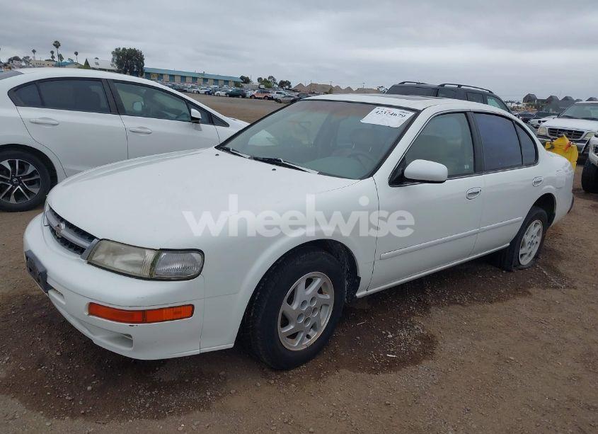 Photo 2 of 1999 Nissan Maxima GLE/GXE/SE/SE-L (VIN JN1CA21D7XT811913)