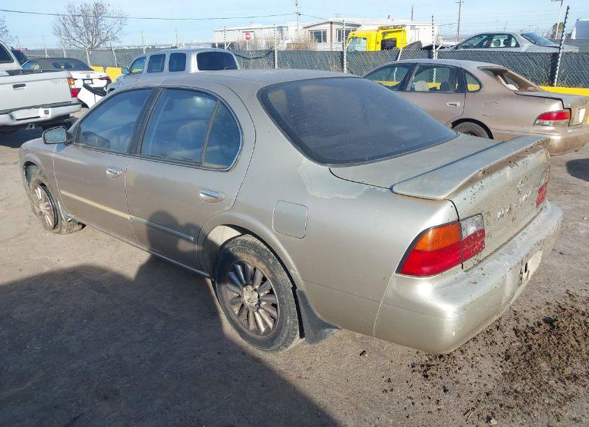 Photo 3 of 1996 Nissan Maxima GLE/GXE/SE (VIN JN1CA21D8TT125325)