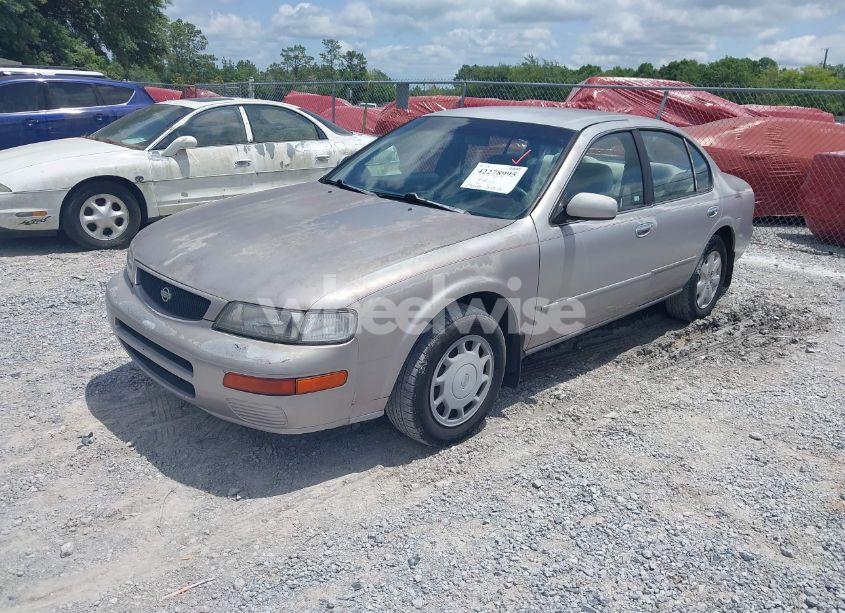 Photo 2 of 1996 Nissan Maxima GLE/GXE/SE (VIN JN1CA21D8TT147860)